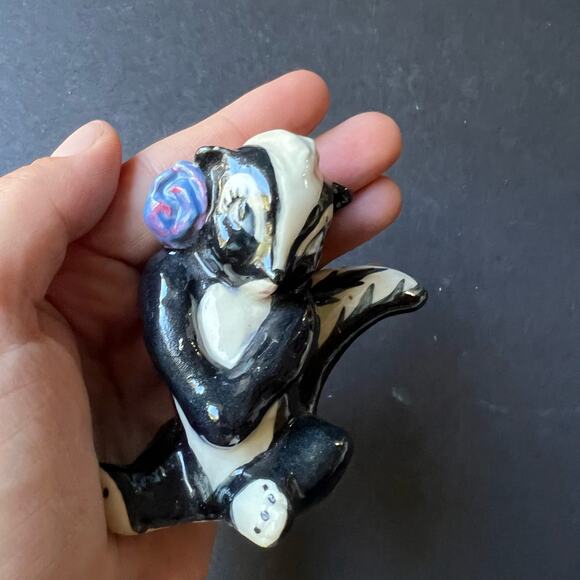 2 Vintage CERAMIC ARTS Studio Mother Mrs Skunk from Bambi 169-3 Figurine 3" Tall - Picture 6 of 11